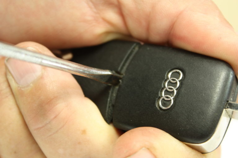 Audi VW key fob battery replacement — Step 1 (B5, B6)