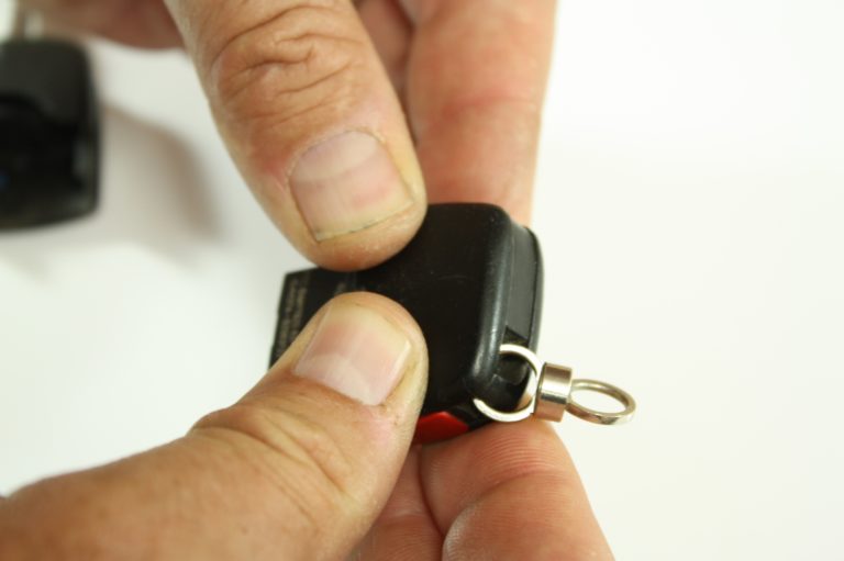 Audi VW key fob battery replacement — Step 4 (B5, B6)