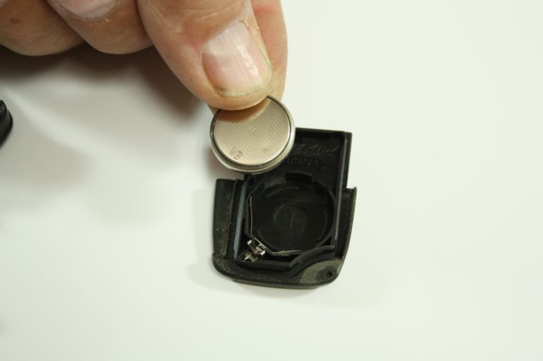 Audi VW key fob battery replacement — Step 3 (B5, B6)
